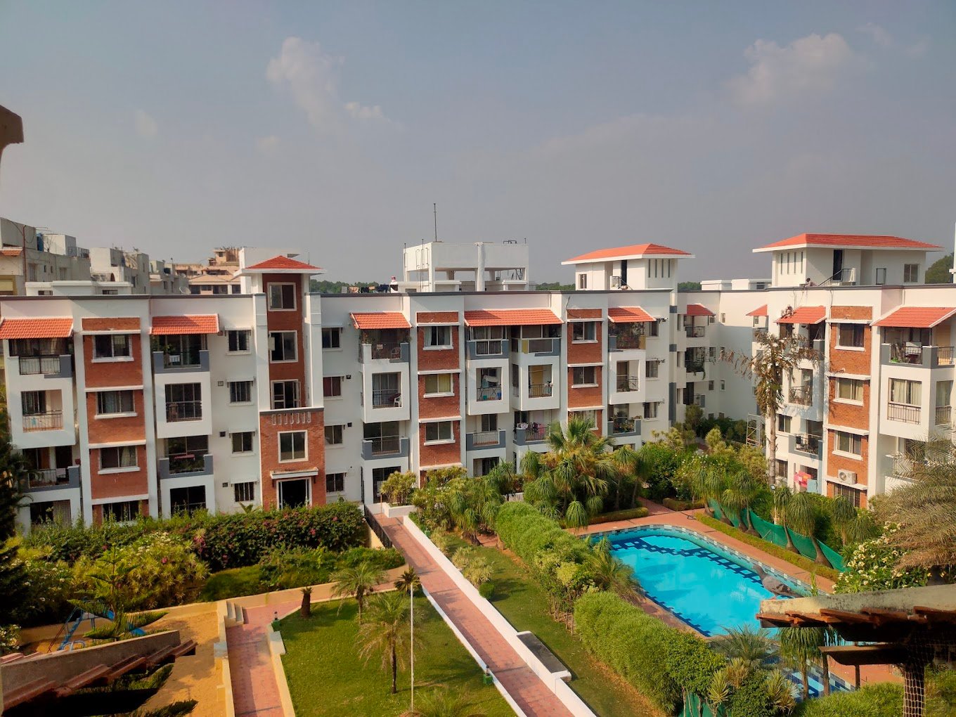 Esteem Royale Deluxe Housing